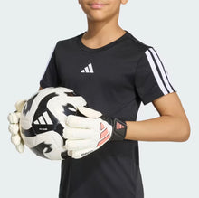 Load image into Gallery viewer, PREDATOR MATCH FINGERSAVE JUNIOR GOALKEEPER GLOVE