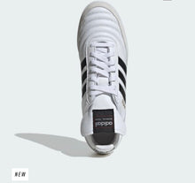 Load image into Gallery viewer, MUNDIAL TEAM TURF CLEATS