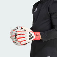 Load image into Gallery viewer, PREDATOR GOALKEEPER GLOVE MATCH FINGERSAVE