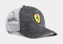 Load image into Gallery viewer, SCUDERIA FERRARI F1™ TEAM RACE DESERT SUN TRUCKER CAP
