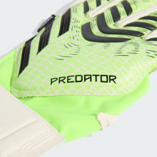 Load image into Gallery viewer, Predator Match Fingersave Goalkeeper Gloves Kids