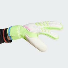 Load image into Gallery viewer, PREDATOR MATCH FINGERSAVE GOALKEEPER GLOVES