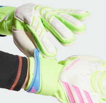 Load image into Gallery viewer, PREDATOR MATCH FINGERSAVE GOALKEEPER GLOVES