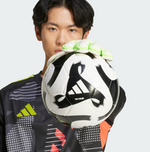 Load image into Gallery viewer, PREDATOR MATCH FINGERSAVE GOALKEEPER GLOVES