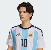 Load image into Gallery viewer, ARGENTINA 26 HOME MESSI FAN JERSEY