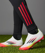 Load image into Gallery viewer, F50 League Laceless Firm/Multi-Ground Cleats