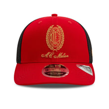 Load image into Gallery viewer, AC MILAN – NEW ERA 9FIFTY HERITAGE GOLD TRUCKER HAT