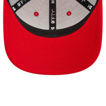 Load image into Gallery viewer, AC MILAN – NEW ERA 9FIFTY HERITAGE GOLD TRUCKER HAT