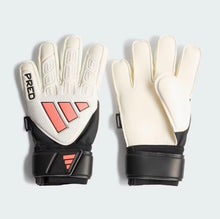 Load image into Gallery viewer, PREDATOR MATCH FINGERSAVE JUNIOR GOALKEEPER GLOVE
