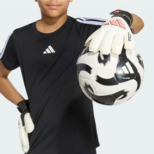 Load image into Gallery viewer, PREDATOR MATCH FINGERSAVE JUNIOR GOALKEEPER GLOVE
