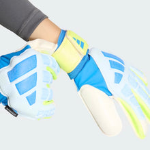 Load image into Gallery viewer, PREDATOR GOALKEEPER GLOVE MATCH FINGERSAVE JUNIOR
