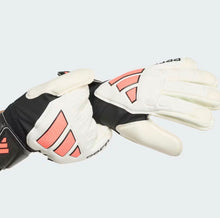 Load image into Gallery viewer, PREDATOR MATCH FINGERSAVE JUNIOR GOALKEEPER GLOVE
