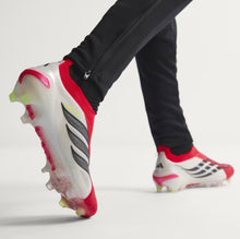 Load image into Gallery viewer, PREDATOR ELITE LACELESS FIRM GROUND SOCCER CLEATS
