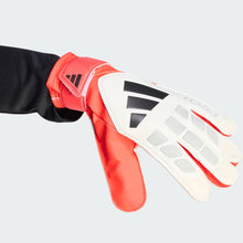 Load image into Gallery viewer, PREDATOR GOALKEEPER GLOVE TRAINING
