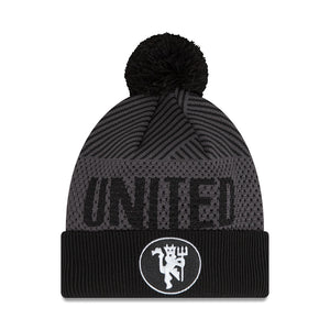 MANCHESTER UNITED – NEW ERA BLACK POM BEANIE