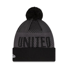 Load image into Gallery viewer, MANCHESTER UNITED – NEW ERA BLACK POM BEANIE
