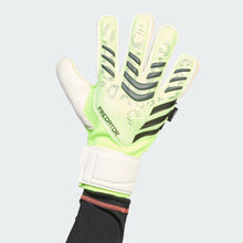 Load image into Gallery viewer, Predator Match Fingersave Goalkeeper Gloves
