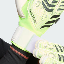 Load image into Gallery viewer, Predator Match Fingersave Goalkeeper Gloves
