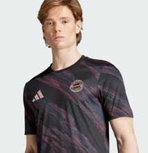 Load image into Gallery viewer, FC Bayern 25/26 Men&#39;s Pre-Match Jersey
