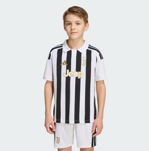 Load image into Gallery viewer, JUVENTUS 26/27 HOME JERSEY KIDS
