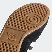 Load image into Gallery viewer, ADIDAS MUNDIAL GOAL SHOES
