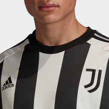 Load image into Gallery viewer, JUVENTUS ICONS LONG SLEEVE TOP
