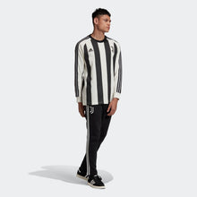 Load image into Gallery viewer, JUVENTUS ICONS LONG SLEEVE TOP
